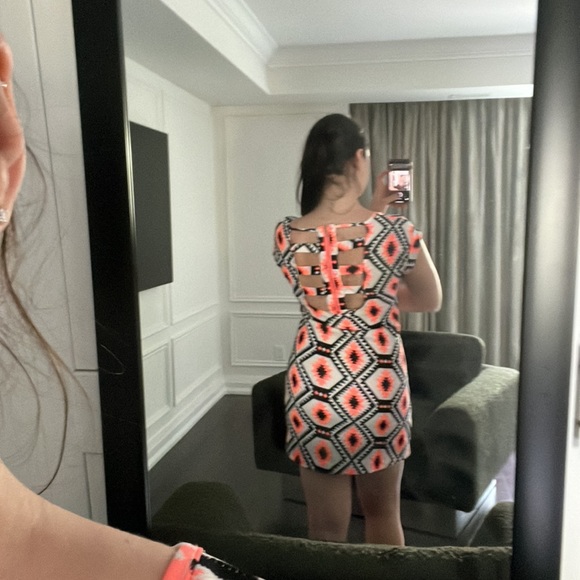 Fun summer dress - Picture 2 of 3